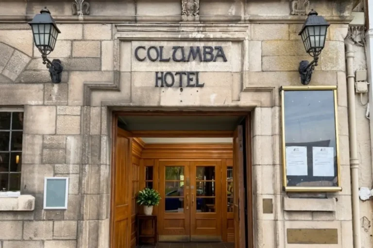 Entrance 1